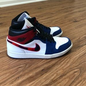 Jordan 1 Mid Multi-Color Swoosh Size 11.5